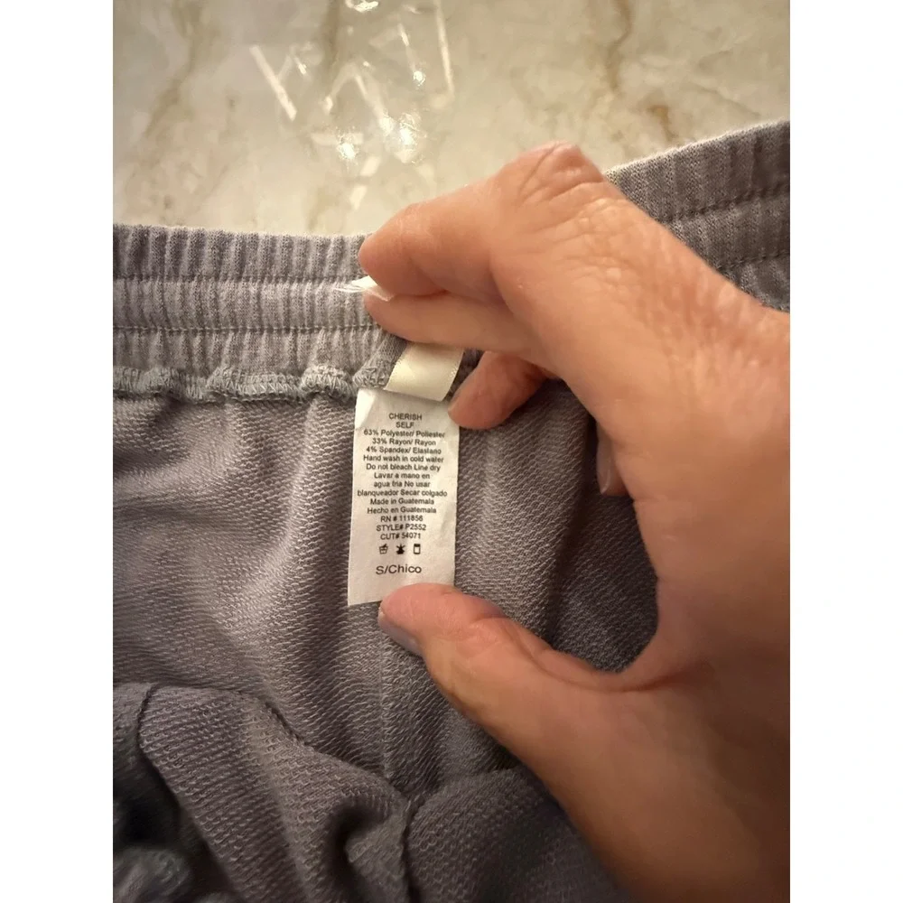 Dress Up Women's Gray Cuffed Activewear Sweat Short Size Small; NWT